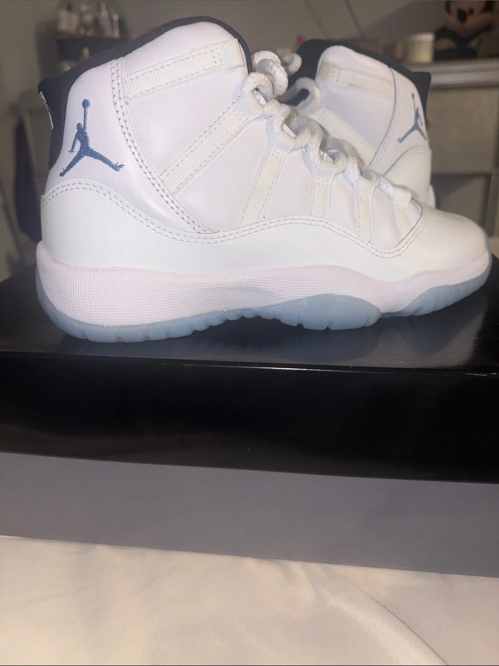 Jordan Kids' Retro 11 Sneakers - White/Light Blue